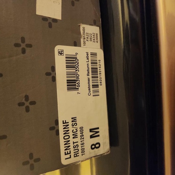 Brown boots with heel never used still in the box - Picture 3 of 5